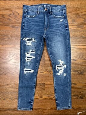 American Eagle The Dream Jean, Distressed Hi Rise Jegging Crop size 6 Regular